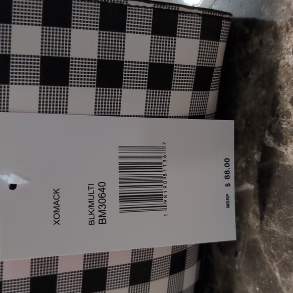 Checkered Black & White Hand/ Shoulder Bag W/Red Keychain Betsey Johnson New - Picture 9 of 10